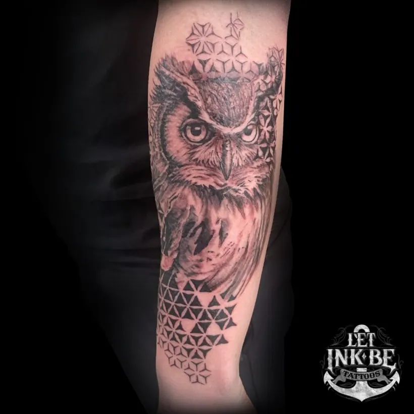 zwart wit tattoo uil