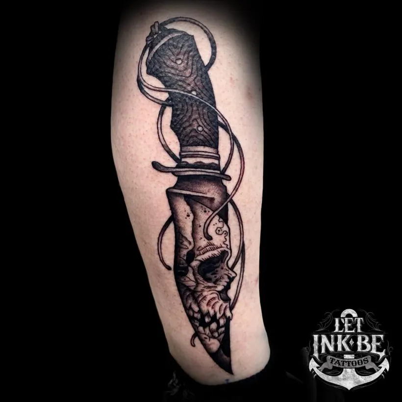 oldschool tattoo dolk schedel