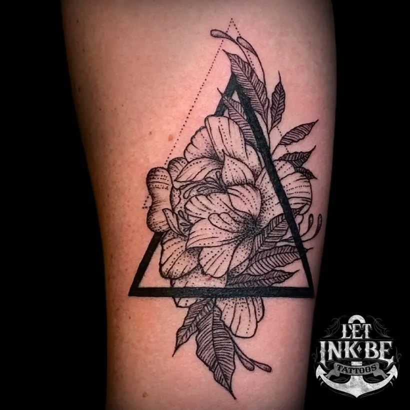 bloemen tattoo zwart wit