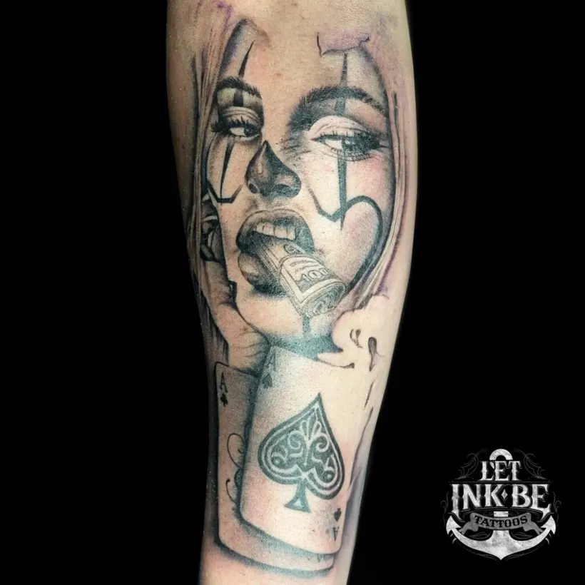 zwart wit tattoo casino sleeve